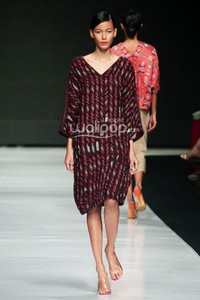 Jakarta, Indonesia - 22 Oktober 2013. Oscar Lawalata I am Indonesian. Jakarta Fashion Week 2014 at Senayan City. Jakarta. [Foto: Mohammad Abduh/Wolipop]