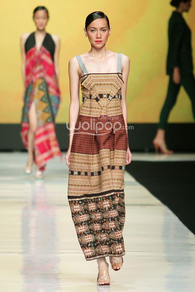 Jakarta, Indonesia - 22 Oktober 2013. Oscar Lawalata I am Indonesian. Jakarta Fashion Week 2014 at Senayan City. Jakarta. [Foto: Mohammad Abduh/Wolipop]