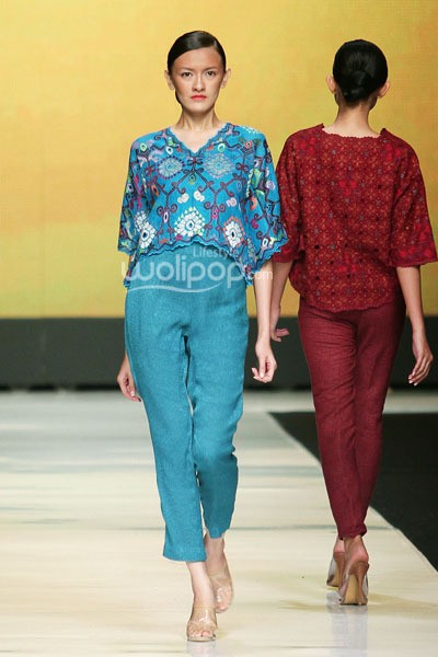 Jakarta, Indonesia - 22 Oktober 2013. Oscar Lawalata I am Indonesian. Jakarta Fashion Week 2014 at Senayan City. Jakarta. [Foto: Mohammad Abduh/Wolipop]