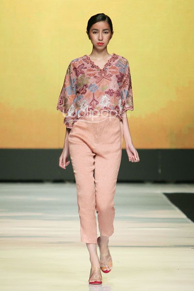 Jakarta, Indonesia - 22 Oktober 2013. Oscar Lawalata I am Indonesian. Jakarta Fashion Week 2014 at Senayan City. Jakarta. [Foto: Mohammad Abduh/Wolipop]