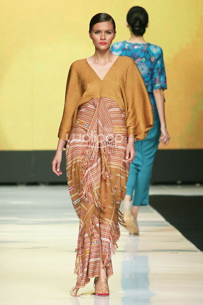 Jakarta, Indonesia - 22 Oktober 2013. Oscar Lawalata I am Indonesian. Jakarta Fashion Week 2014 at Senayan City. Jakarta. [Foto: Mohammad Abduh/Wolipop]