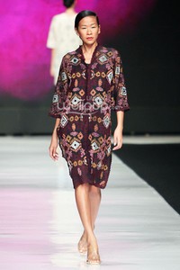 Jakarta, Indonesia - 22 Oktober 2013. Oscar Lawalata I am Indonesian. Jakarta Fashion Week 2014 at Senayan City. Jakarta. [Foto: Mohammad Abduh/Wolipop]