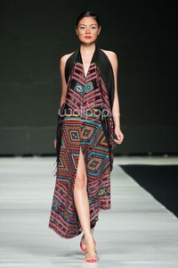 Jakarta, Indonesia - 22 Oktober 2013. Oscar Lawalata I am Indonesian. Jakarta Fashion Week 2014 at Senayan City. Jakarta. [Foto: Mohammad Abduh/Wolipop]