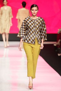 Jakarta, Indonesia - 22 Oktober 2013. Oscar Lawalata I am Indonesian. Jakarta Fashion Week 2014 at Senayan City. Jakarta. [Foto: Mohammad Abduh/Wolipop]