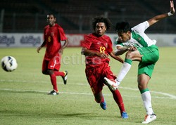 Para pemain Indonesia melakukan serangan.