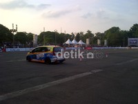 Hadiah menarik dengan total hadiah puluhan juta dan 1 unit Toyota Yaris pun bisa dimiliki setiap peserta yang beruntung.