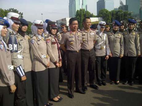 photo Seragam Polwan Muslim pesan kapolda dan wakapolda metro jaya