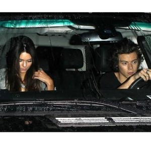 Harry Styles Bantah Pacaran dengan Kendal Jenner