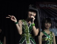 Seperti gula ceriakan dunia, namaku Cindy Gulla,' ujar Cindy memperkenalkan dirinya diawal konser.