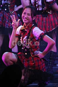 Shania saat lagu 'Gomen ne Summer'.