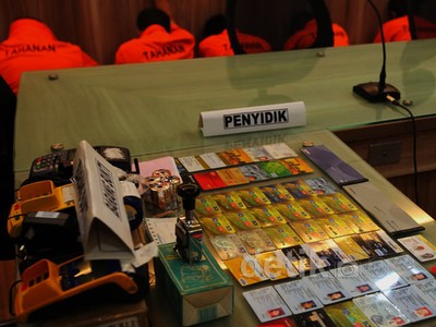 Komplotan Pencuri Kartu Kredit Dibekuk