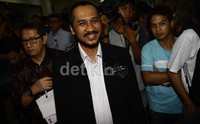 Samad akhirnya meninggalkan ruang konferensi pers. Lamhot Aritonang/detikFoto.