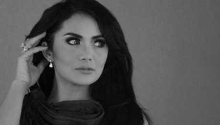 Pengalaman Unik Krisdayanti Pakai Wig dari Kantong Plastik