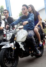 Ngeeng! Billy Bonceng Adik Raffi Ahmad Naik Motor