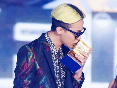 G-Dragon Berjaya di MAMA 2013