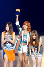 SISTAR Seksi dengan Dress Mini