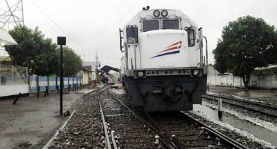 Banjir di Banyuwangi Rendam Jembatan dan Rel Kereta Api