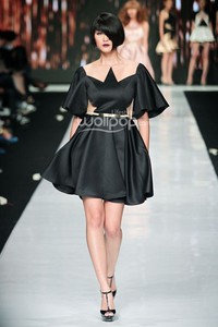 Jakarta, Indonesia - 23 Oktober. Peggy Hartanto Quantum. Hair Do Nick Malenko It Girl of Fashion Loreal. Jakarta Fashion Week 2014. at Senayan City. 23 Oktober 2013. Jakarta. [Foto: Mohammad Abduh/Wolipop]