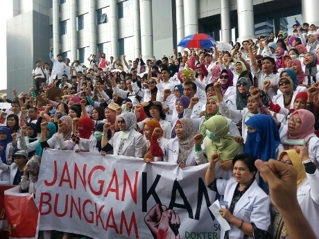 Protes Kasus dr Ayu, 1.000-an Dokter dan Mahasiswa Geruduk Kejati Sulsel