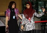 Istri Anas Penuhi Panggilan KPK