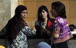 Istri Anas Penuhi Panggilan KPK