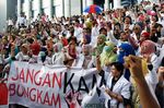 Dokter se-Makassar Demo di Kejati Sulsel