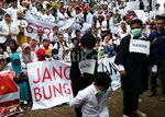 Dokter se-Makassar Demo di Kejati Sulsel