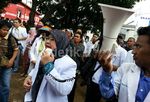 Dokter se-Makassar Demo di Kejati Sulsel