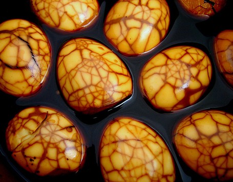 Ini Cara Membuat Telur Retak Seribu yang Gurih Kenyal dan Cantik!