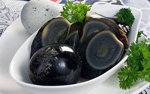 Telur Seribu Tahun yang Kenyal-kenyal Gurih