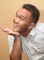 Ketika Caisar Berpose Imut