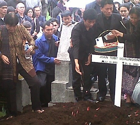 Misteri Keberadaan Handphone Milik Tobit
