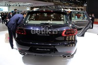 Adik Porsche Cayenne ini cukup mewah untuk ukuran SUV kelas menengah.