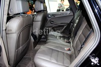 Macan dilengkapi dengan sunroof.