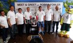 Robbie Fowler Kunjungi Diler Hyundai Pondok Indah