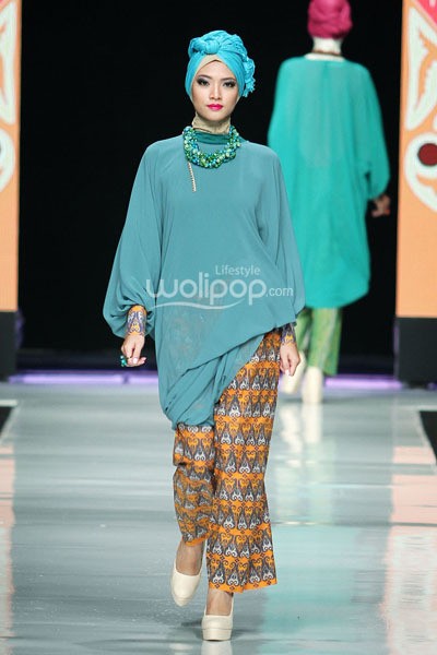 Jakarta, Indonesia - 23 Oktober. Risty Tagor Gorgeous Gorga. Masterpiece Batik Ethnic. Jakarta Fashion Week 2014 at Senayan City. 23 Oktober 2013. Jakarta. [Foto: Mohammad Abduh/Wolipop]