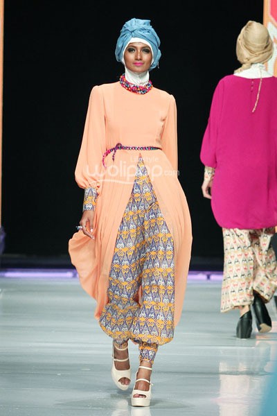 Jakarta, Indonesia - 23 Oktober. Risty Tagor Gorgeous Gorga. Masterpiece Batik Ethnic. Jakarta Fashion Week 2014 at Senayan City. 23 Oktober 2013. Jakarta. [Foto: Mohammad Abduh/Wolipop]