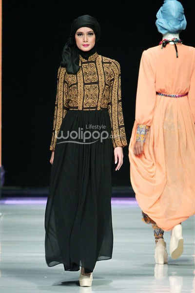 Jakarta, Indonesia - 23 Oktober. Risty Tagor Gorgeous Gorga. Masterpiece Batik Ethnic. Jakarta Fashion Week 2014 at Senayan City. 23 Oktober 2013. Jakarta. [Foto: Mohammad Abduh/Wolipop]