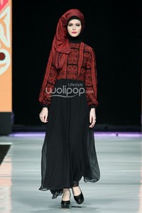 Jakarta, Indonesia - 23 Oktober. Risty Tagor Gorgeous Gorga. Masterpiece Batik Ethnic. Jakarta Fashion Week 2014 at Senayan City. 23 Oktober 2013. Jakarta. [Foto: Mohammad Abduh/Wolipop]