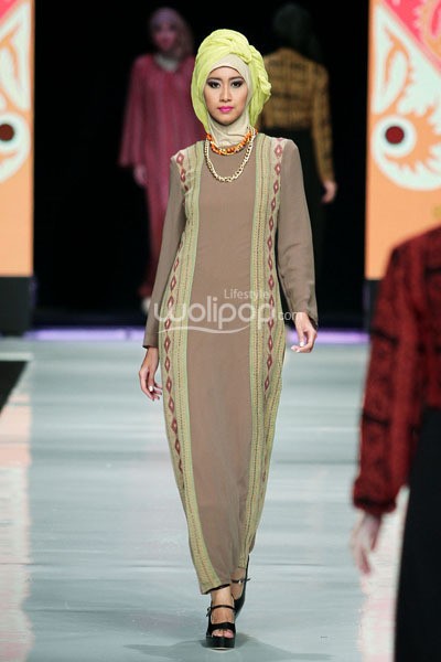 Jakarta, Indonesia - 23 Oktober. Risty Tagor Gorgeous Gorga. Masterpiece Batik Ethnic. Jakarta Fashion Week 2014 at Senayan City. 23 Oktober 2013. Jakarta. [Foto: Mohammad Abduh/Wolipop]