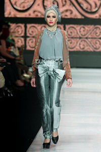 Jakarta, Indonesia - 23 Oktober. Risty Tagor Gorgeous Gorga. Masterpiece Batik Ethnic. Jakarta Fashion Week 2014 at Senayan City. 23 Oktober 2013. Jakarta. [Foto: Mohammad Abduh/Wolipop]