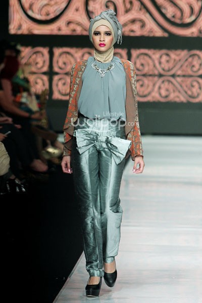 Jakarta, Indonesia - 23 Oktober. Risty Tagor Gorgeous Gorga. Masterpiece Batik Ethnic. Jakarta Fashion Week 2014 at Senayan City. 23 Oktober 2013. Jakarta. [Foto: Mohammad Abduh/Wolipop]