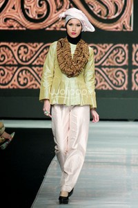 Jakarta, Indonesia - 23 Oktober. Risty Tagor Gorgeous Gorga. Masterpiece Batik Ethnic. Jakarta Fashion Week 2014 at Senayan City. 23 Oktober 2013. Jakarta. [Foto: Mohammad Abduh/Wolipop]