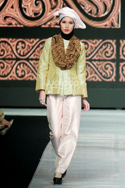 Jakarta, Indonesia - 23 Oktober. Risty Tagor Gorgeous Gorga. Masterpiece Batik Ethnic. Jakarta Fashion Week 2014 at Senayan City. 23 Oktober 2013. Jakarta. [Foto: Mohammad Abduh/Wolipop]