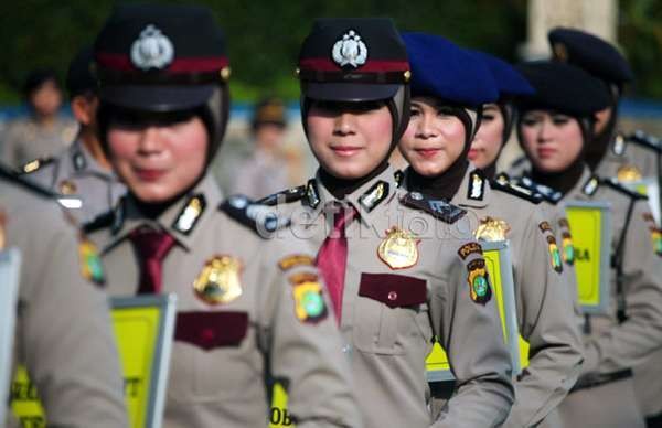 Polwan: Berjilbab Tak Kurangi Ketegasan dan Wibawa