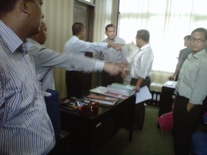 Perusakan PN Depok Direkonstruksi, Pelaku Diperankan Polisi