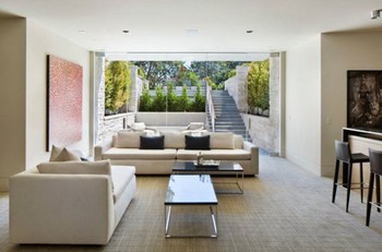 Altherton sendiri -- yang menjadi lokasi rumah baru Allen -- diketahui sebagai wilayah bagi para miliuner teknologi. Mulai dari Chairman Google Eric Schmidt dan CEO Hewlett-Packard Meg Whitman juga memiliki rumah di wilayah tersebut. (Kredit foto: Realtor)