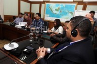 Ketua KPU menerima kunjungan delegasi pemuda Mesir. Husni menerima mereka dengan didampingi Komisioner KPU Hadar Nafis Gumay.