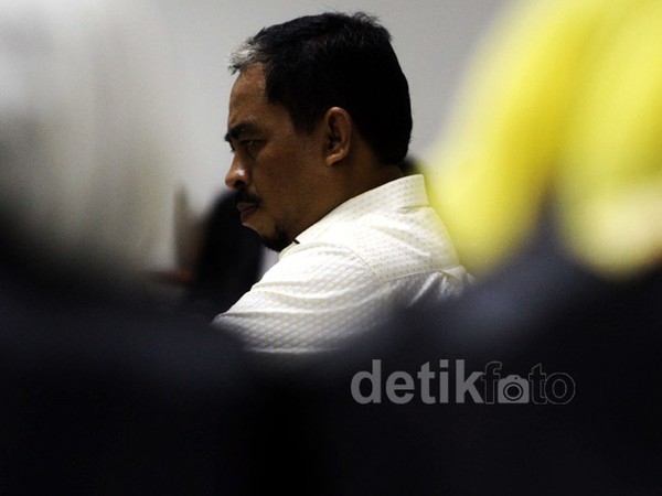 Luthfi Hasan Dituntut 18 Tahun Penjara
