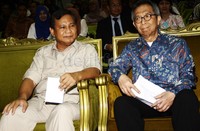 (Kiri ke kanan) Ketua Dewan Pembina Gerinda Prabowo Subianto dan Ketua Dewan Guru Besar Universitas Indonesia (UI) Biran Affandi. Lamhot Aritonang/detikFoto.